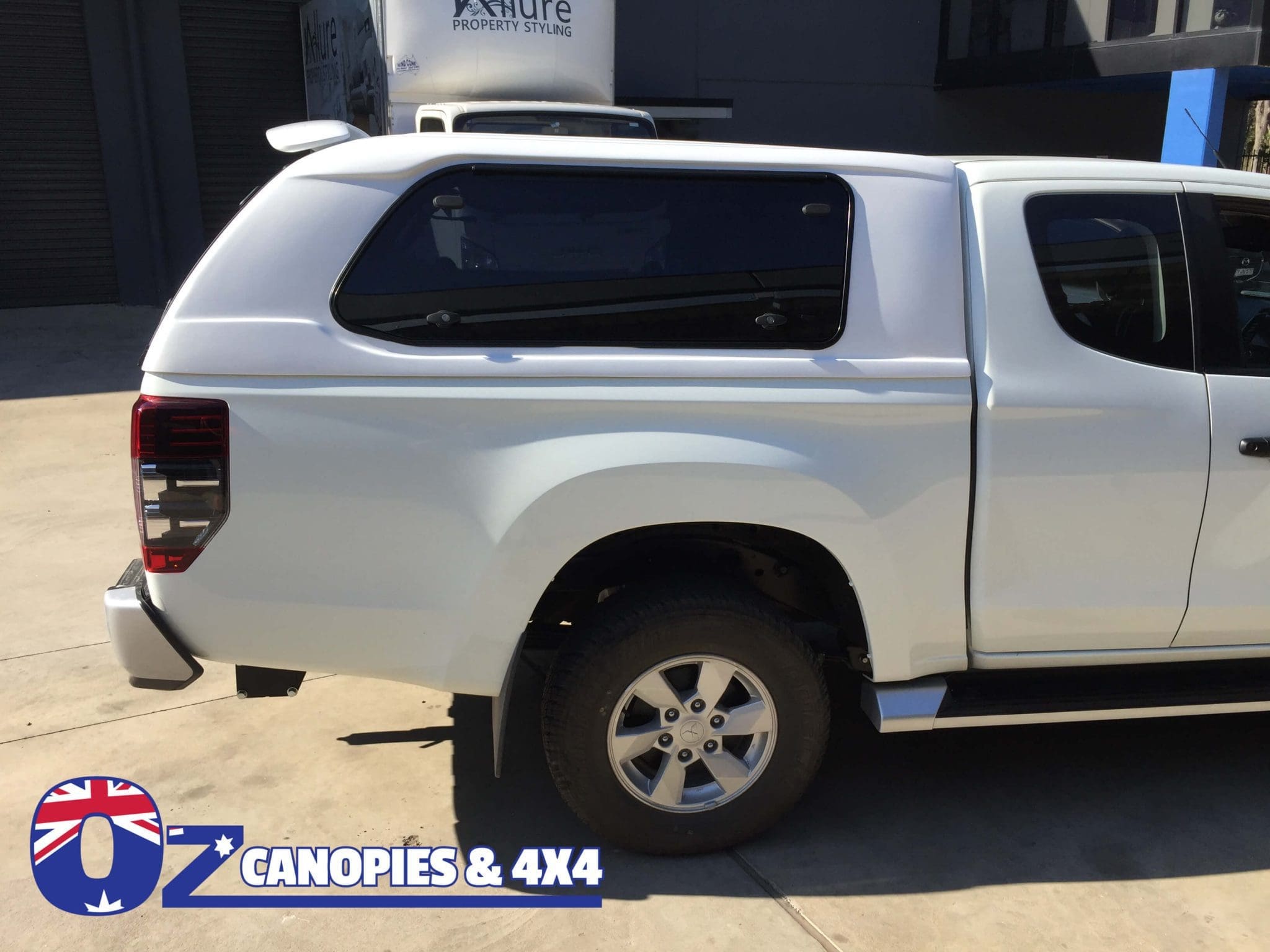 Mitsubishi Triton MQ MR Club Cab Extra Cab Canopy 2015 to 01/2024 Lift Up or Sliding Side Windows Central Locking
