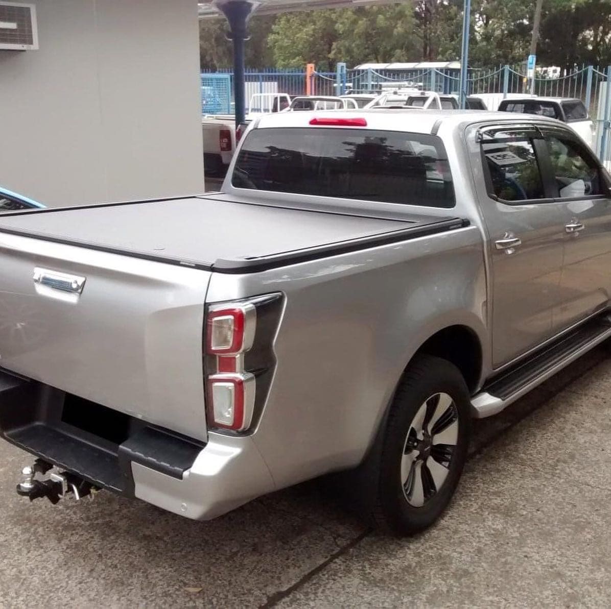 Isuzu Dmax 08/2020 to Current Electric Roller Shutter Tonneau Cover Lid EGR Rolltrac