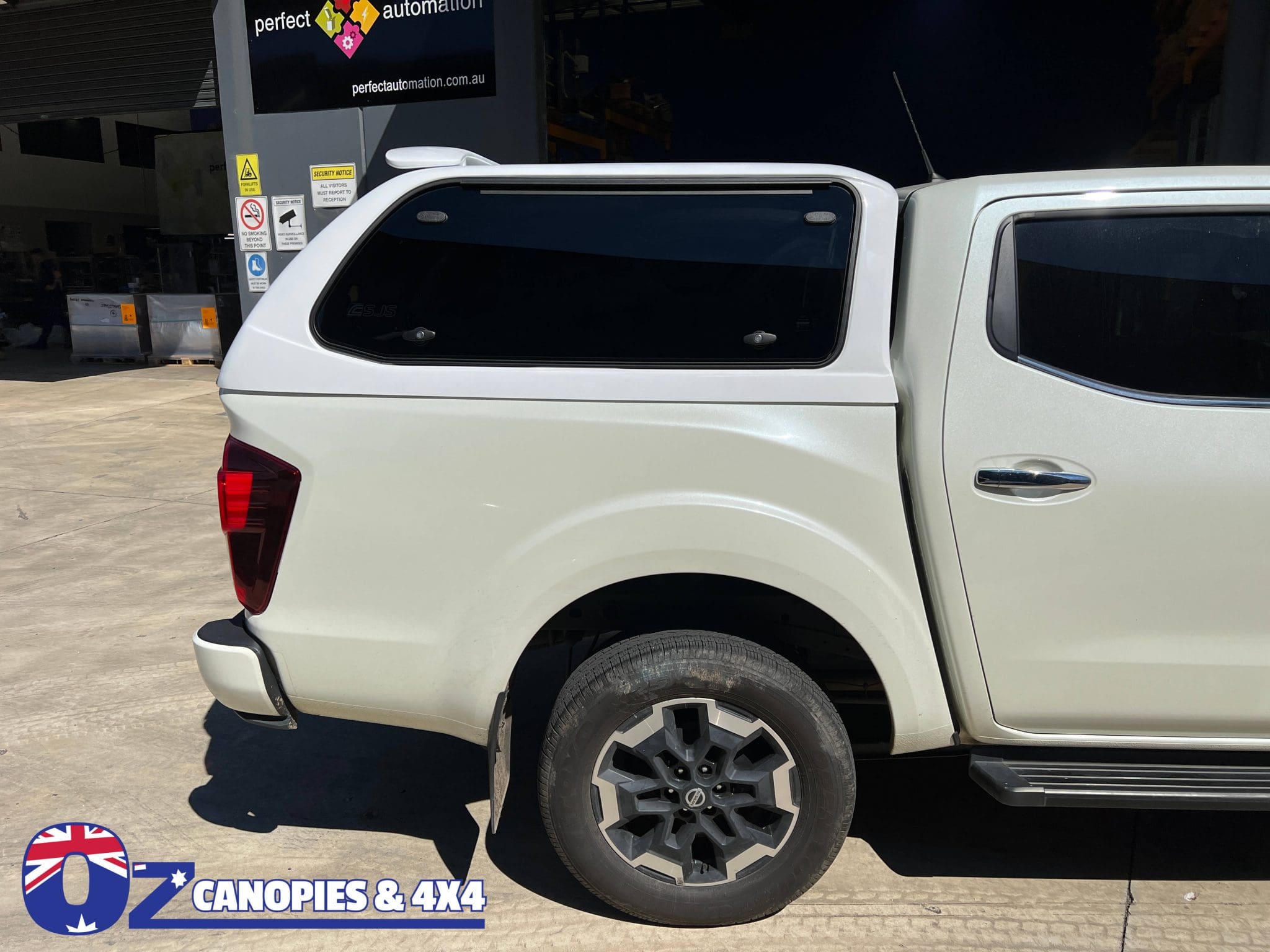 Nissan Navara D23 Facelift Dual Cab Canopy 01/2021 to 03/2026 Lift Up or Sliding Side Windows Central Locking