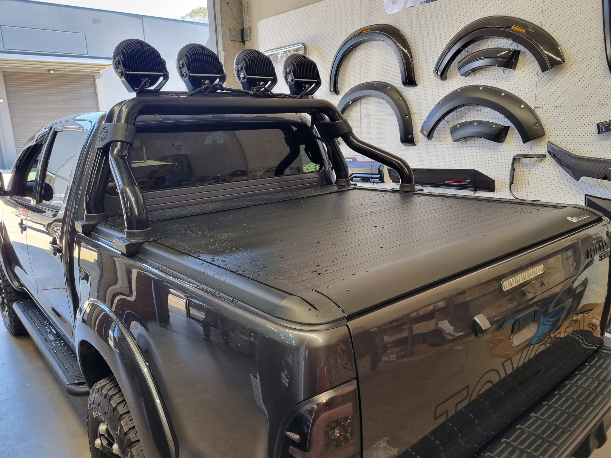 Oztrax Electric Roller Shutter Cover Tonneau Hard Lid Toyota Hilux SR & SR5 2005 to 2015