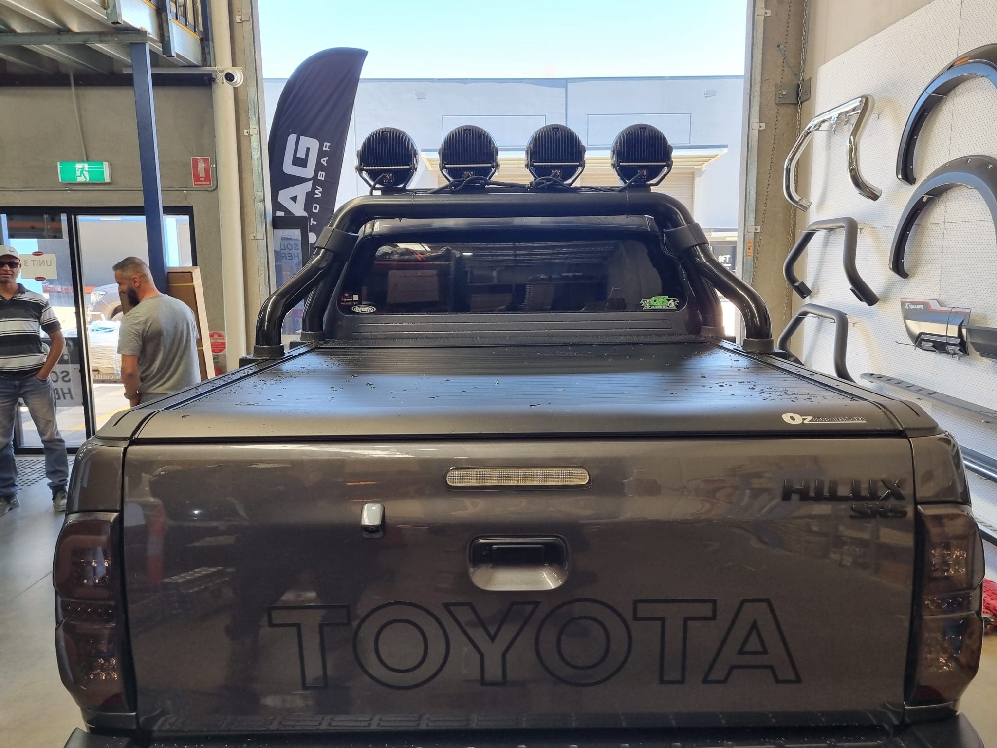Oztrax Electric Roller Shutter Cover Tonneau Hard Lid Toyota Hilux SR & SR5 2005 to 2015