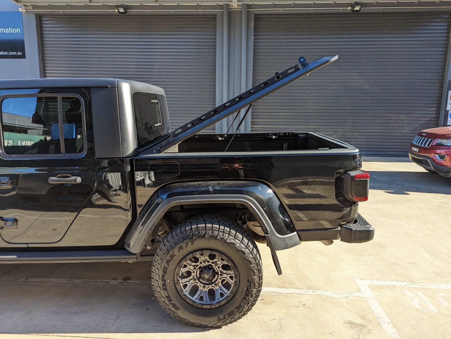 Jeep Gladiator 2020 to Current Oz Canopies & 4X4 Aluminium Hard Lid