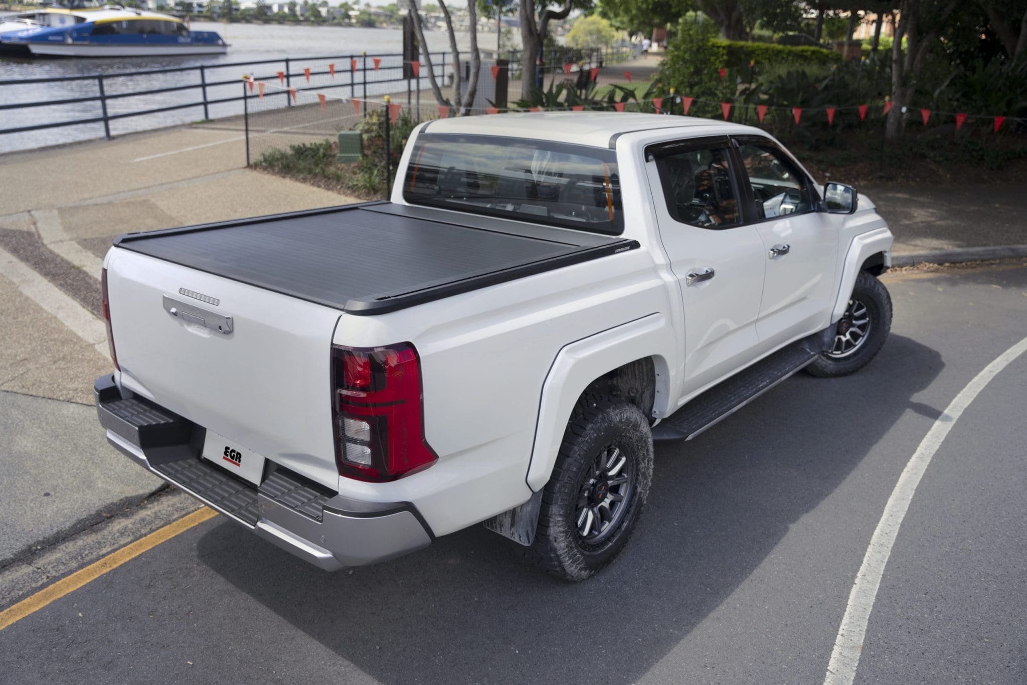 Mitsubishi Triton MV 2024 to Current Electric Roller Shutter Tonneau Cover Lid EGR Rolltrac