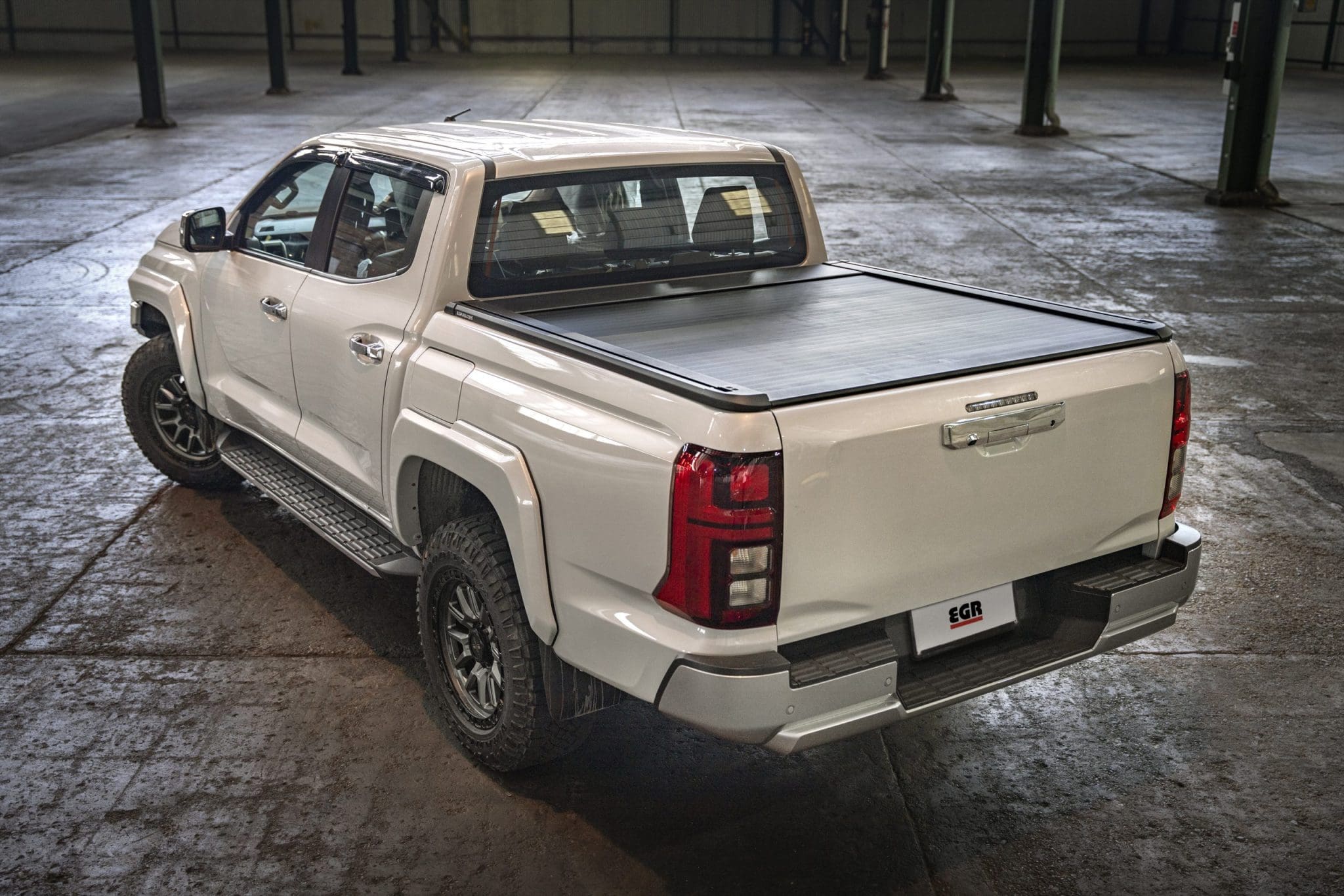 Mitsubishi Triton MV 2024 to Current Electric Roller Shutter Tonneau Cover Lid EGR Rolltrac