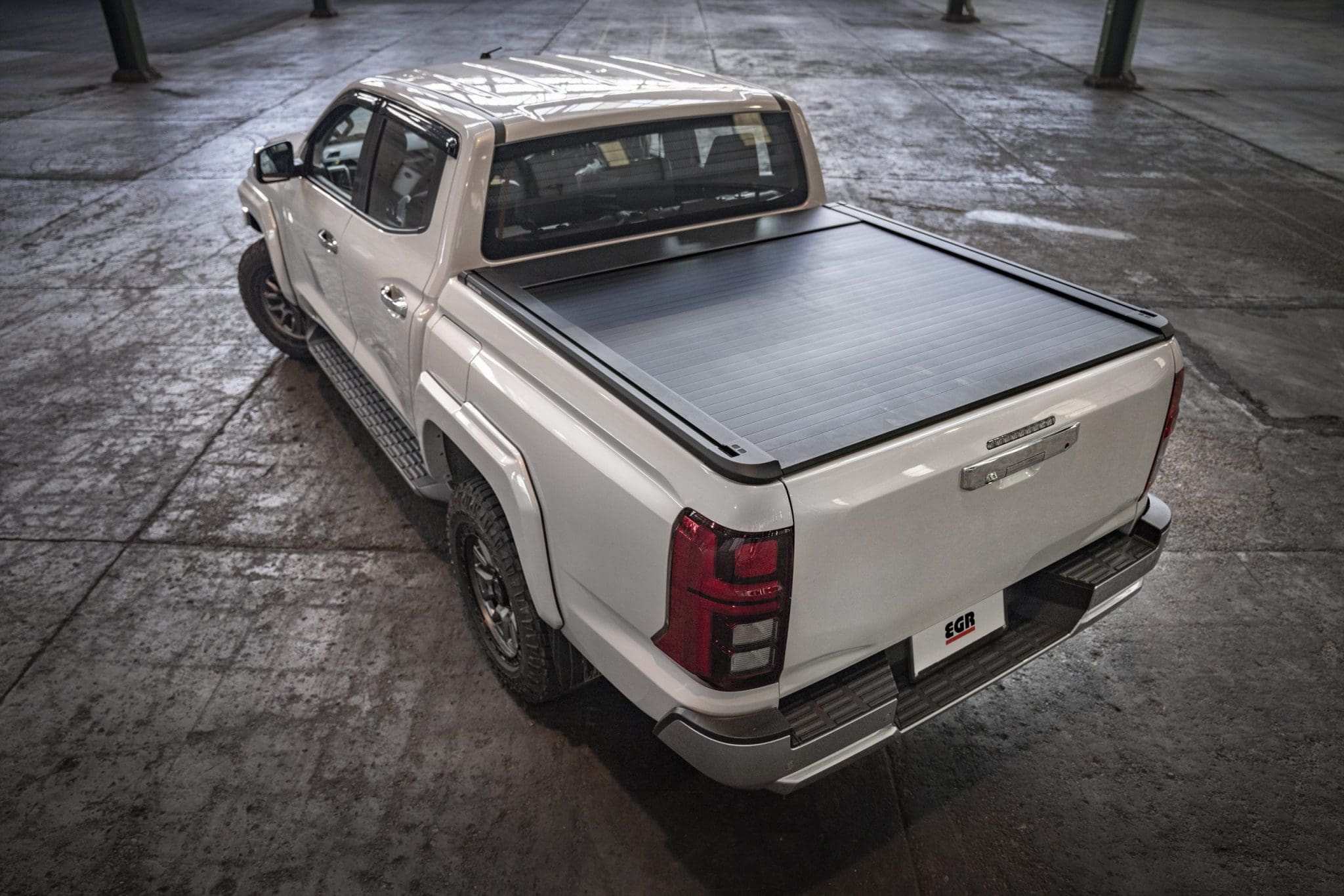 Mitsubishi Triton MV 2024 to Current Electric Roller Shutter Tonneau Cover Lid EGR Rolltrac