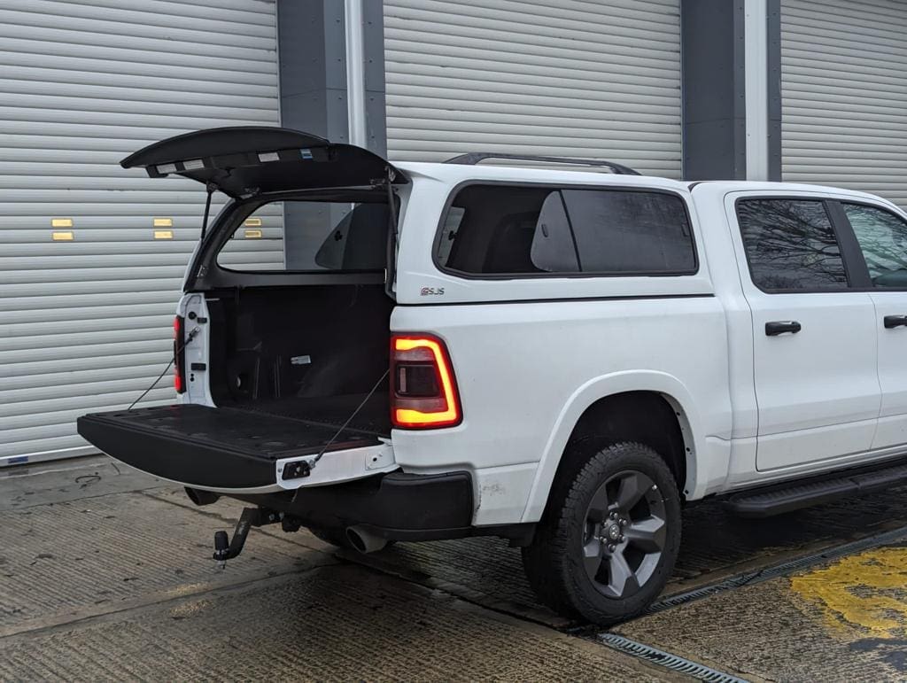 DODGE RAM Canopy 1500 DS / DT 5’7″ TUB (06/2018 to Current) Lift up or Sliding side windows Central Locking