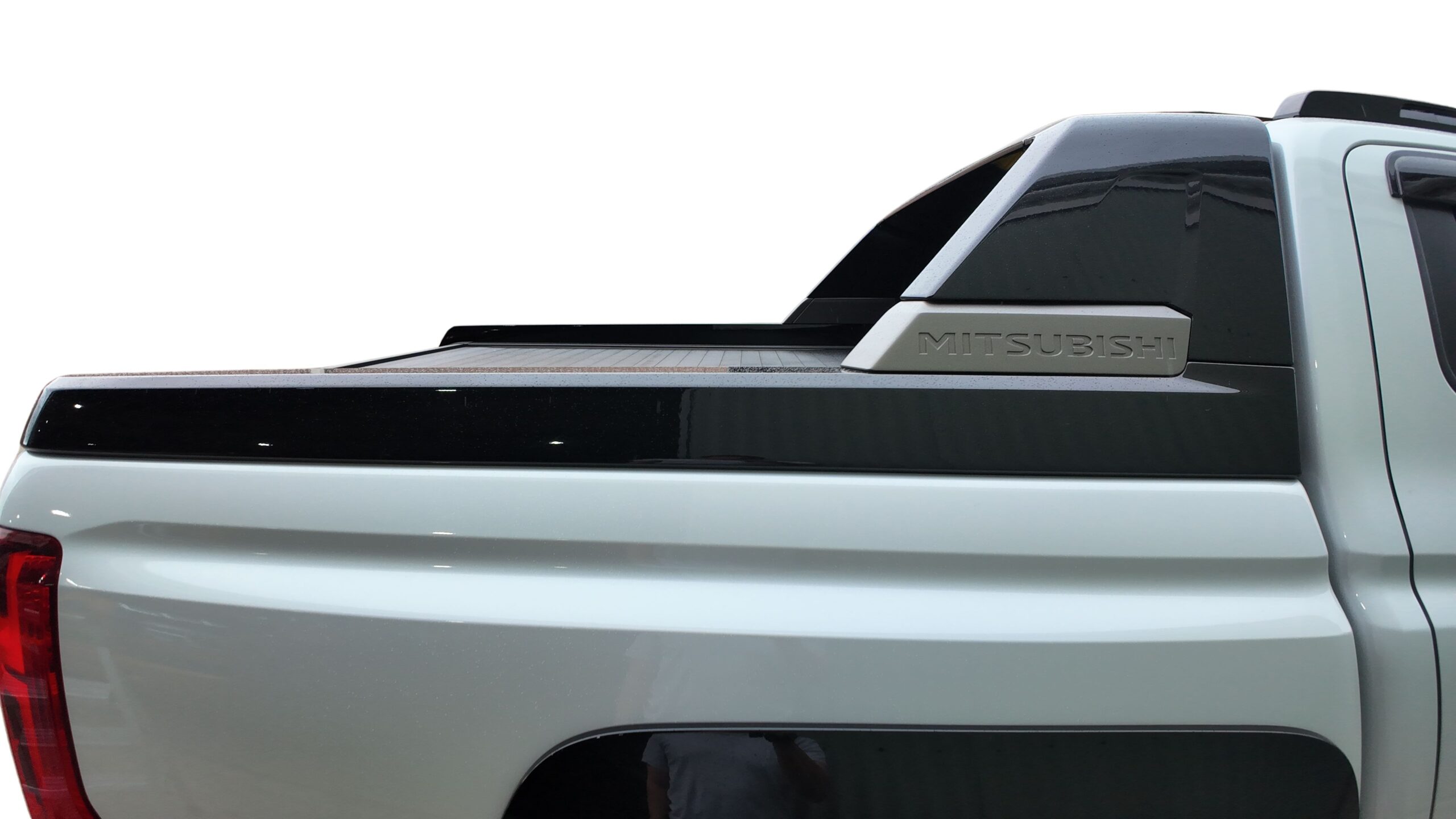 Oztrax Electric Mitsubishi Triton MV GSR Roller Shutter Cover Tonneau Hard Lid 01/2024 to Current (Compatible with Sailplane)