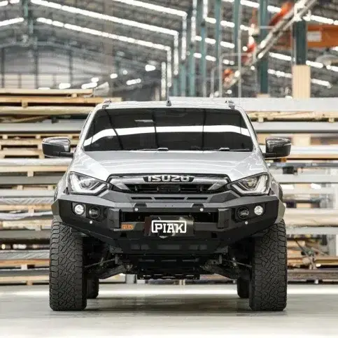 PIAK Elite Non Loop Bar (Black Recovery Points & Bash Plate) for Isuzu D-Max (7/2020 to 10/2023) BullBar