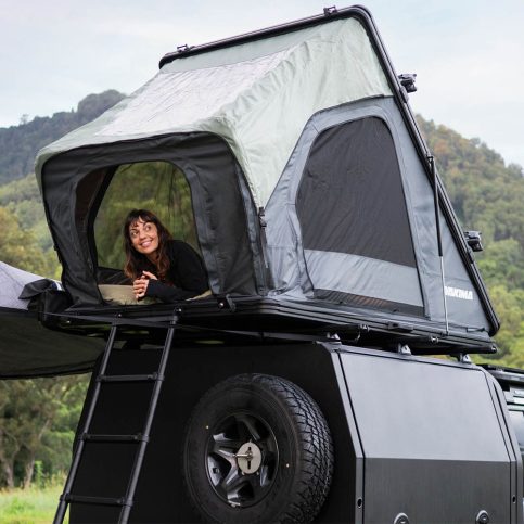 YAKIMA SkyPeak HD Premium Hardshell rooftop tent